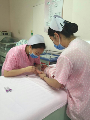 看猴寶寶72變---新媽媽如何護(hù)理新生兒.jpg